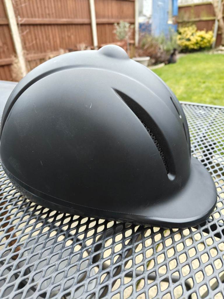 Riding hat