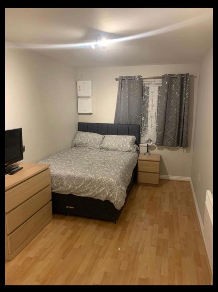 Double Room for rent - Monday-Friday