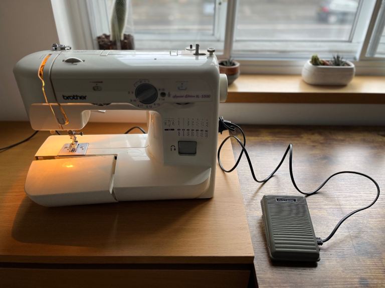 Brother Sewing Machine XL-5500 – Working, Needs Check