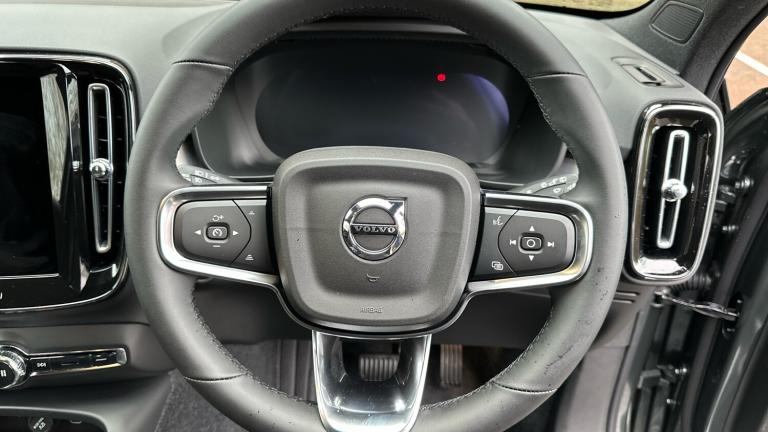 2025 Volvo XC40 2.0 B4P Plus Dark 5dr Auto Petrol Estate Estate Petrol Automatic