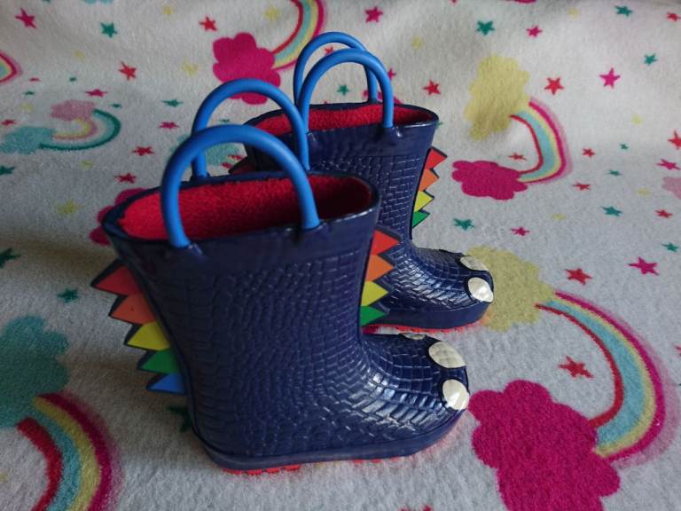 Kids wellington boots size UK 5