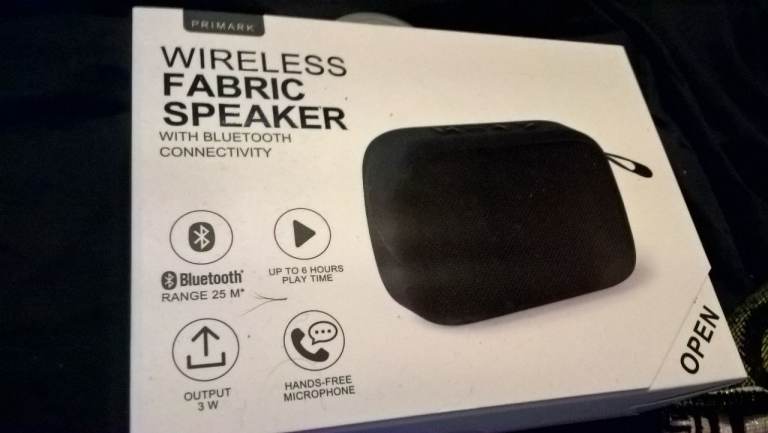 Wireless speaker. Bluetooth. sealed NEW. 6 hours. 3 watt. Micro card slot