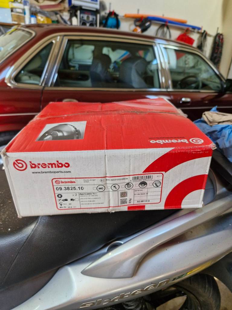 Jaguar Brembo Front Discs and Mintex Brake pads -Boxed unused