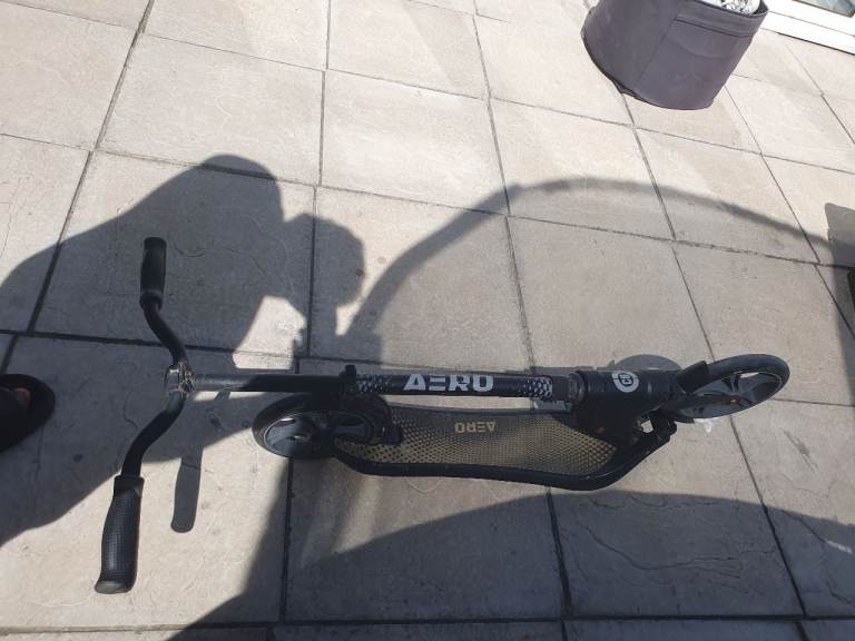AERO Black Scooter – Good Condition, Ready to Ride
