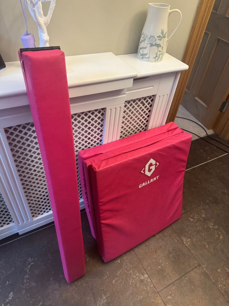 Gymnastics Balance Beam & Soft Mat
