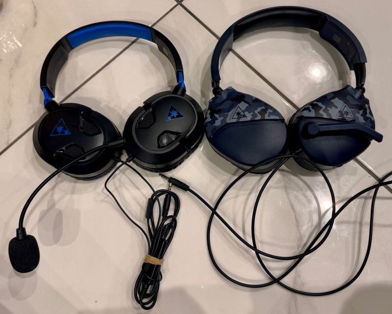 2x Turtle Beach headphones for gaming 