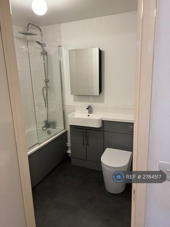 1 bedroom flat in Melliss Ave, Kew, TW9 (1 bed) (#2784517)