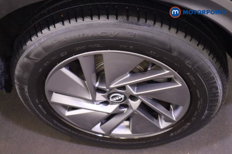 2022 Nissan Qashqai 1.3 DiG-T MH Acenta Premium 5dr SUV Petrol Manual