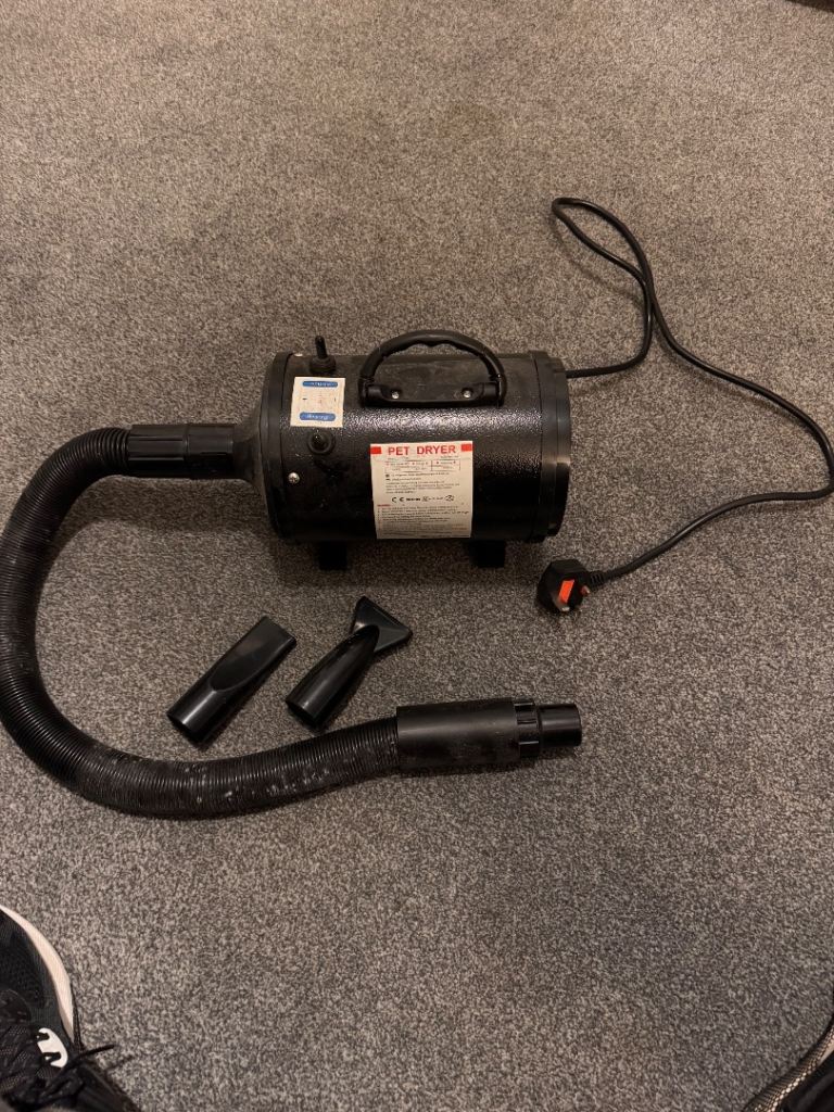 Pet dryer/blower