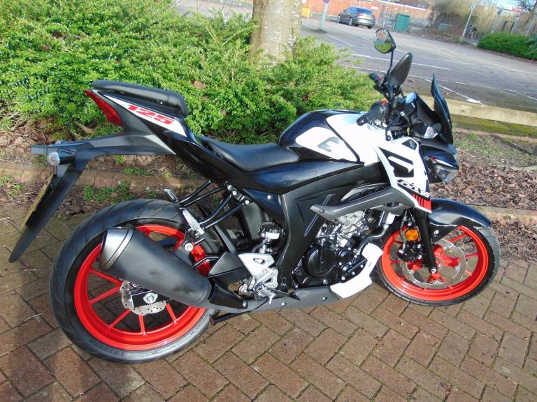 SUZUKI GSXS125RLXM3 2023 IMMACULATE 1243 DRY MILES LIGHTWEIGHT LERANER 125 P/EX 