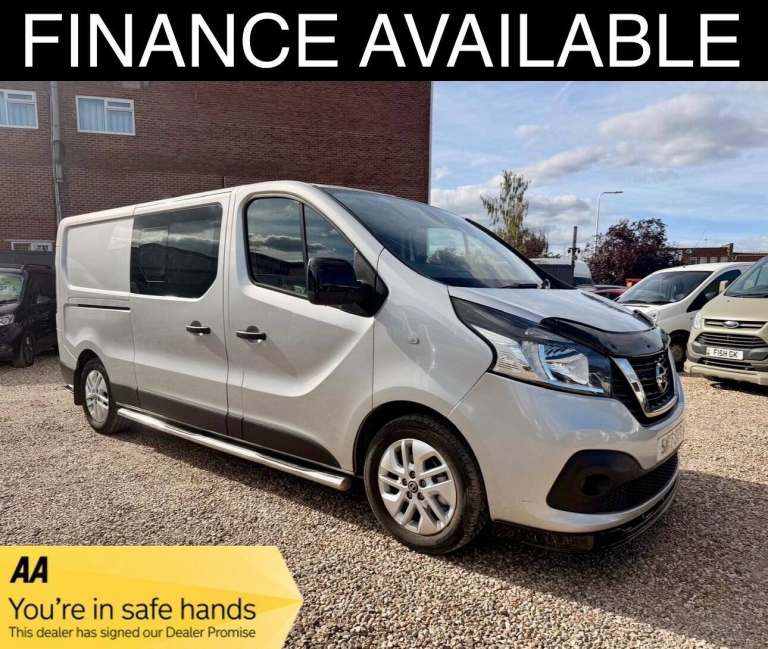 2017 Nissan NV300 1.6 dCi 1.2t Tekna Crew Van L2 H1 Euro 6 (s/s) 6dr WINDOW VAN Diesel Manual