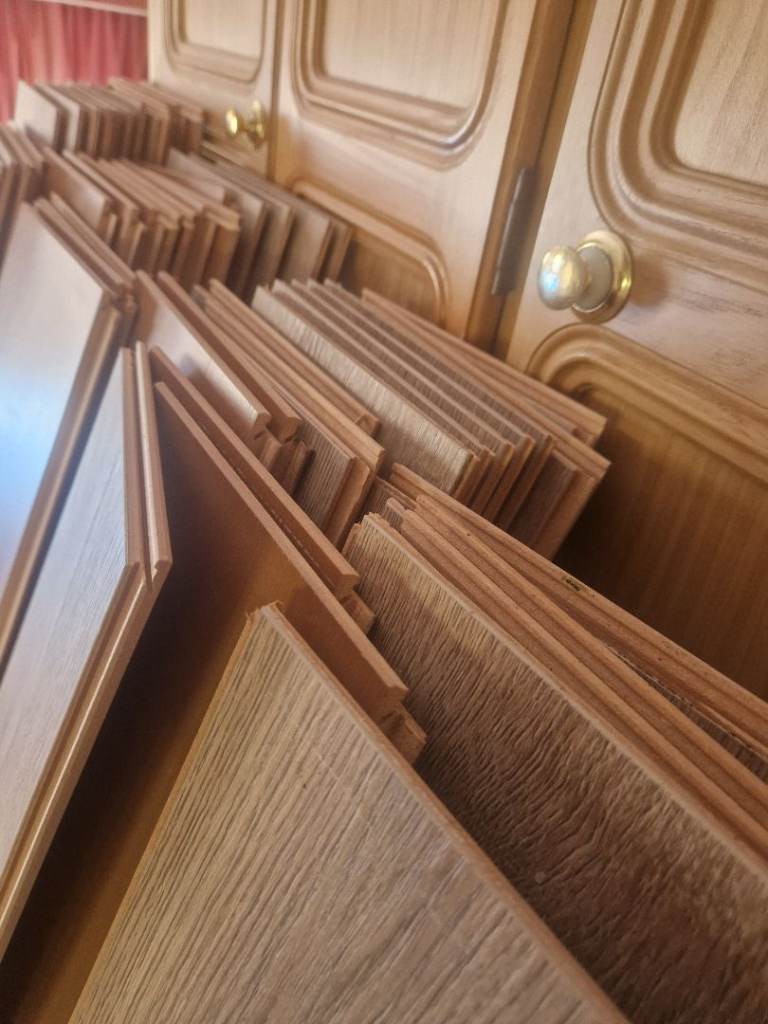 Wood Effect Laminate Flooring Planks – Good Condition