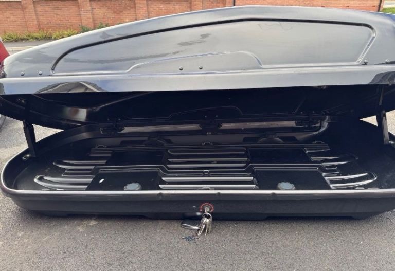 Halfords roof box 470