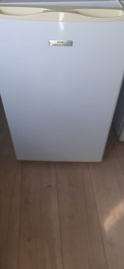 New World Freestanding Freezer – White, Good Condition