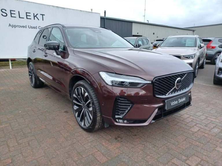 VOLVO XC60 2.0 B5P Ultra Dark 5dr AWD Geartronic