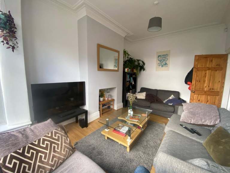 Room to rent in shared house