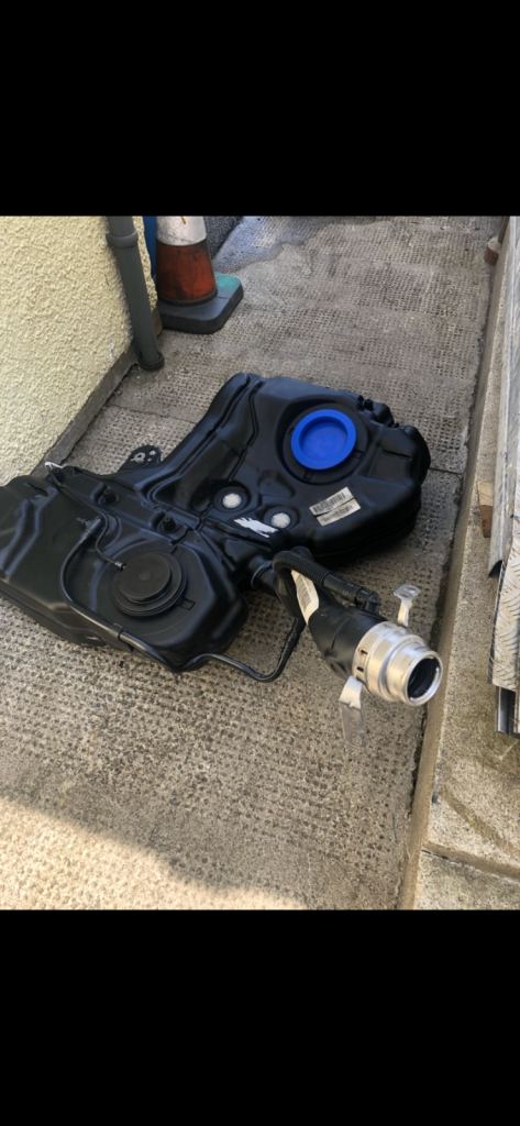 Fuel tank for a4 avant 15 plate 