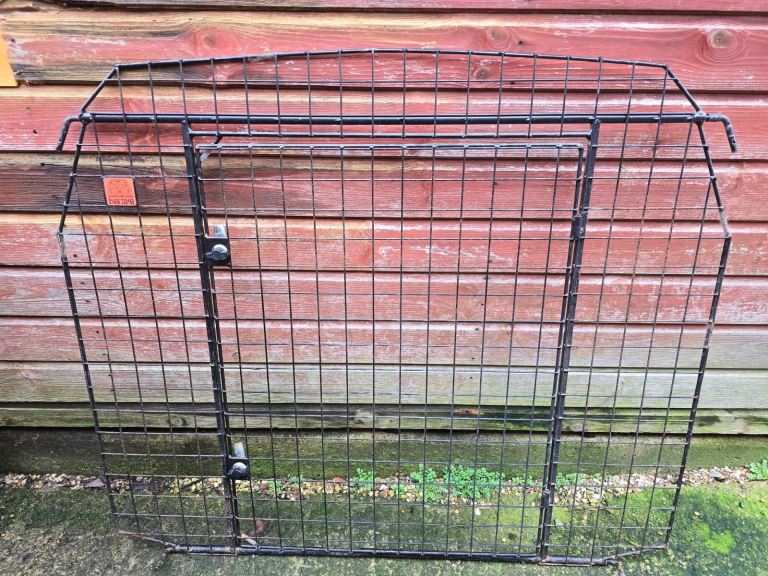 MITSUBISHI SHOGUN MMG DOG TAILGATE GUARD AND DOG GUARD