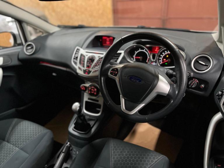 2011 Ford Fiesta 1.4 Zetec 3dr HATCHBACK PETROL Manual