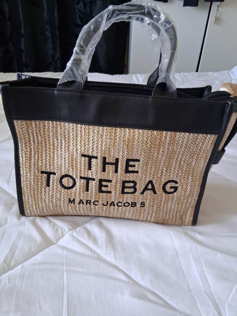 BLACK/WOVEN TOTE BAG