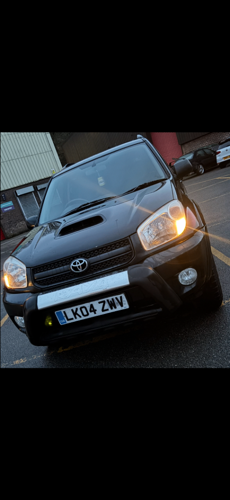 TOYOTA RAV4 D4D