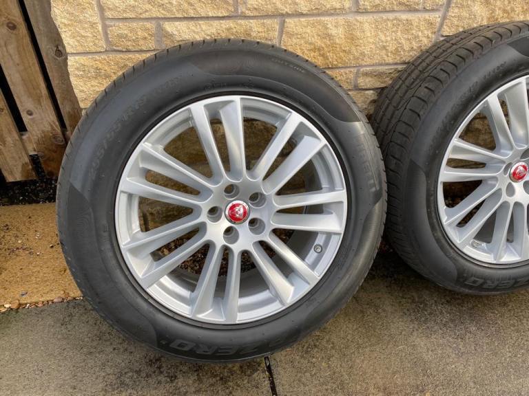 Genuine Jaguar 19” F Pace Razor Alloy Wheels With Pirelli P-Zeros 255x55x19 Tyres F-Pace
