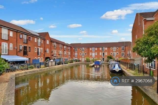 1 bedroom in Penn Road, Milton Keynes, MK2 (#2967068)