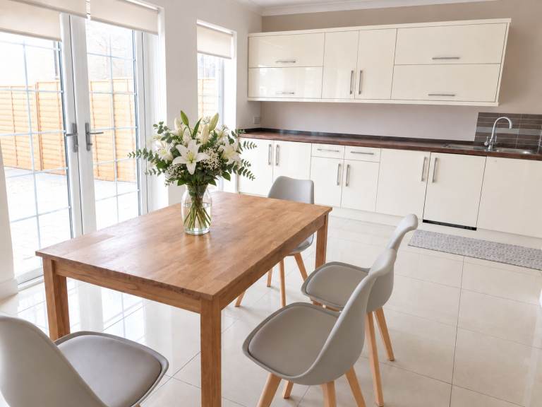 4 Bed Semi-Detached House, Hounslow TW3