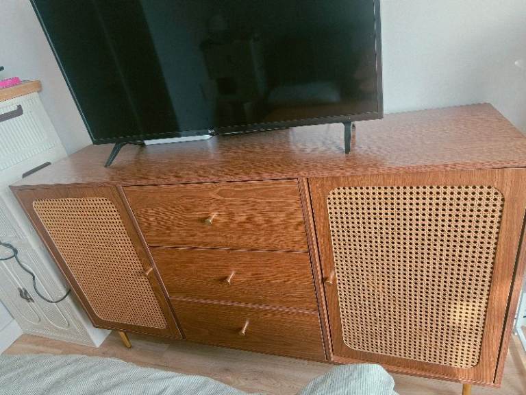 Cupboard storage 