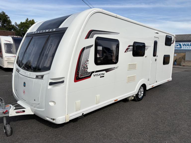 Coachman Vision Plus 580 5 berth 2017 mover ***GREAT LAYOUT***
