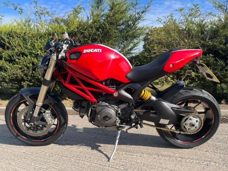 2011 61 DUCATI MONSTER 1100 M1100 E-a M1100E RED TERMIGNONI NAKED MUSCLE HISTORY
