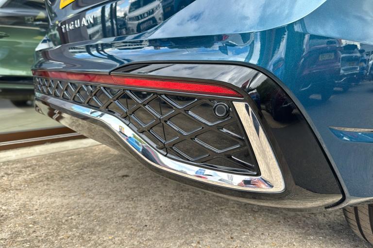  Volkswagen Tiguan 2.0 Tdi R Line Suv 5dr Diesel Dsg Euro 6 s/s 150 Ps Diesel