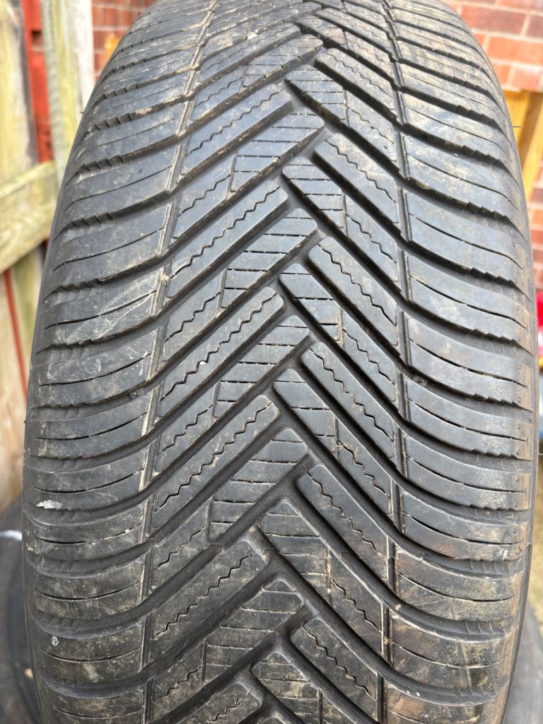 Hankook 235/55 R19 Tyres - Part worn, set of 4