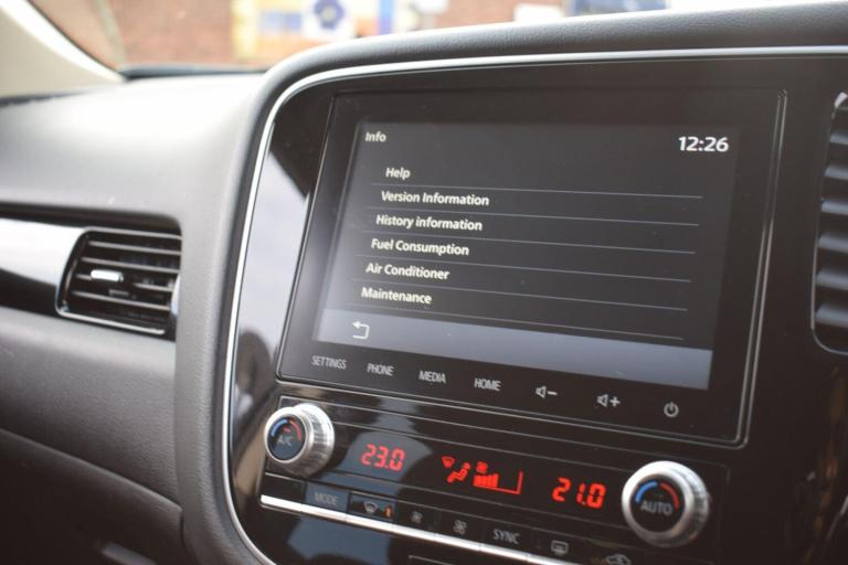 2020 Mitsubishi Outlander 2.0 MIVEC Design CVT 4WD Euro 6 (s/s) 5dr ESTATE Petrol Automatic