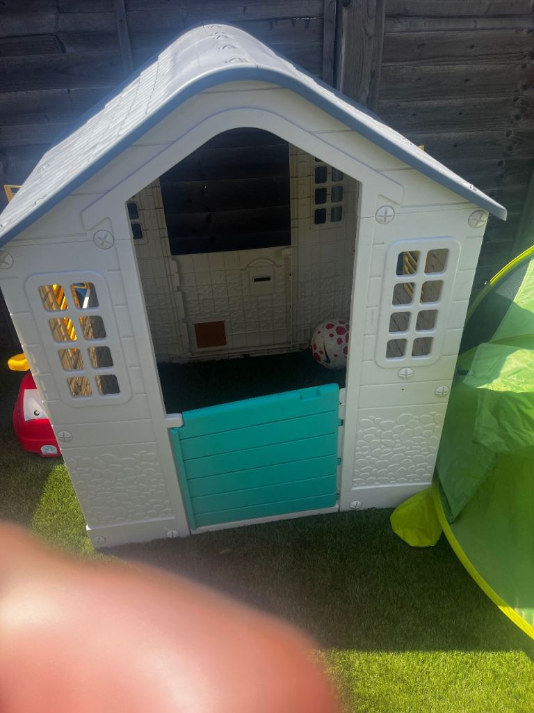 Kids playhouse