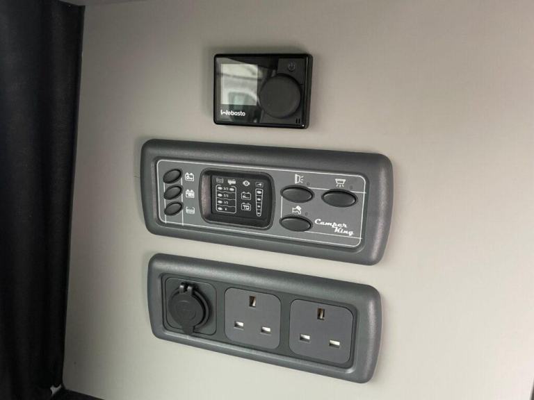 Volkswagen Transporter T28 Camperking 4 berth 5 belt Rock & Roll bed camperv