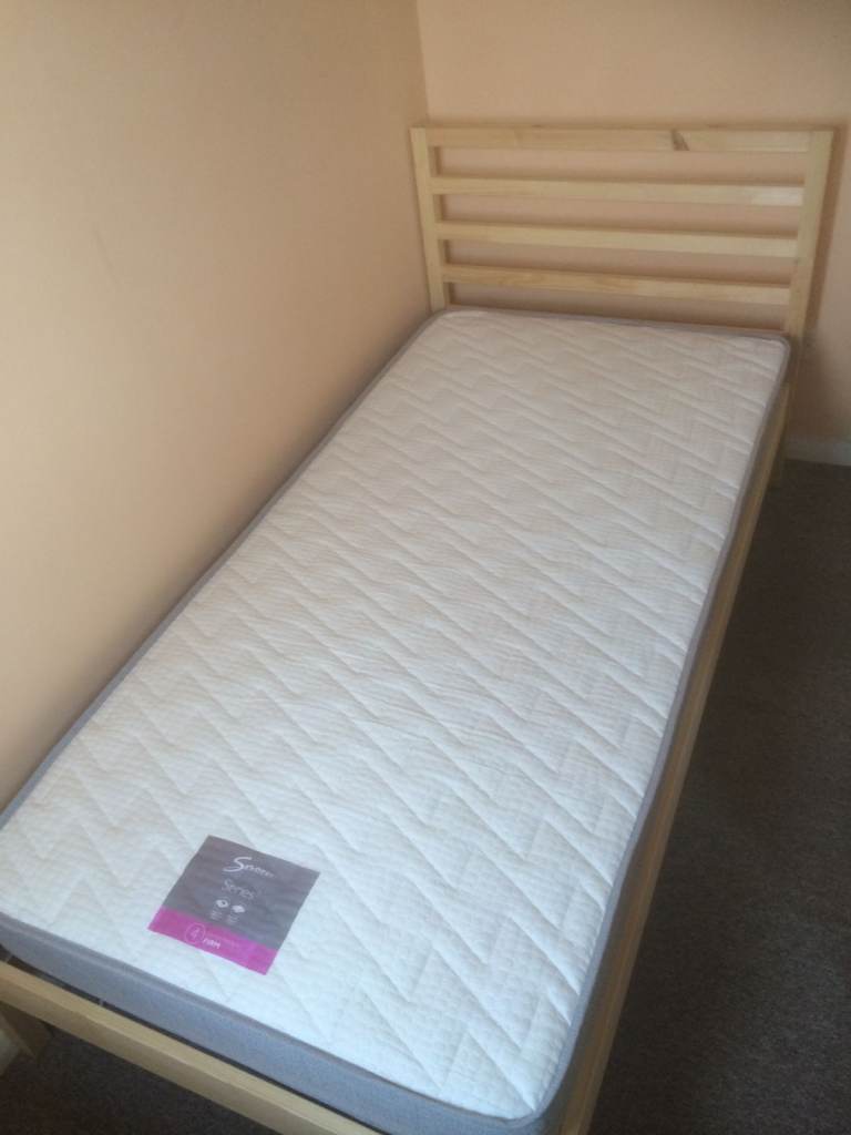 A single room to let.