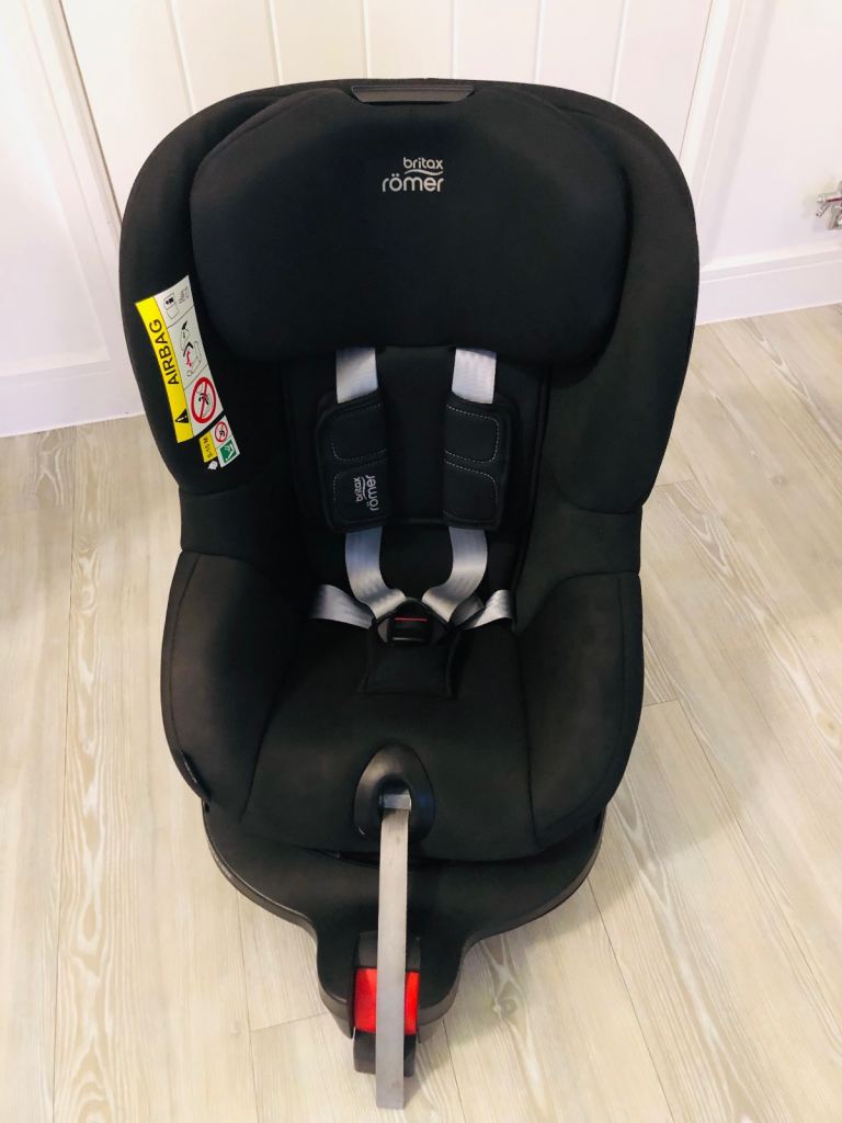Almost new Britax Romer DUALFIX M i-SIZE Car Seat 3 months - 4 years