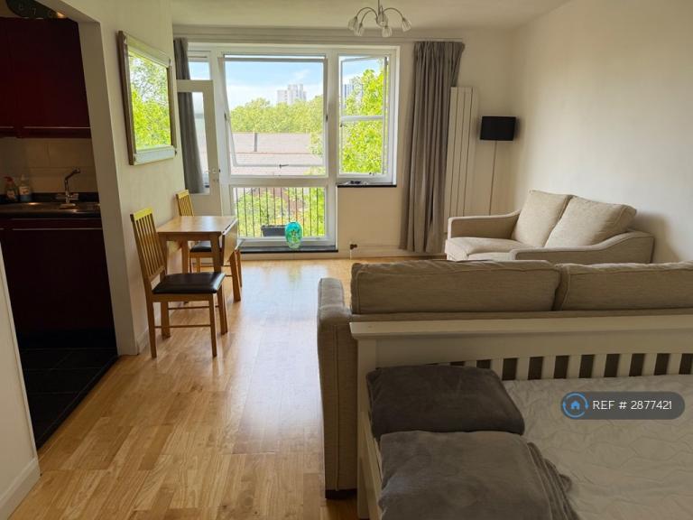 Studio flat in Carrick Court, London, SE11 (#2877421)