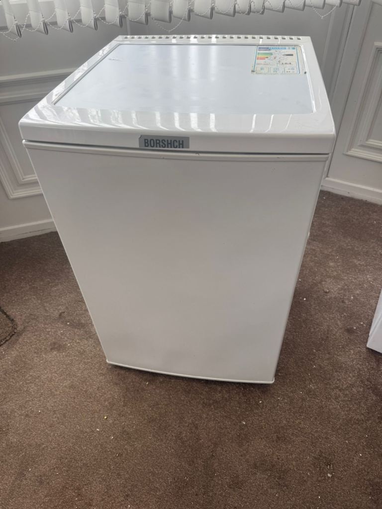 Under counter fridge