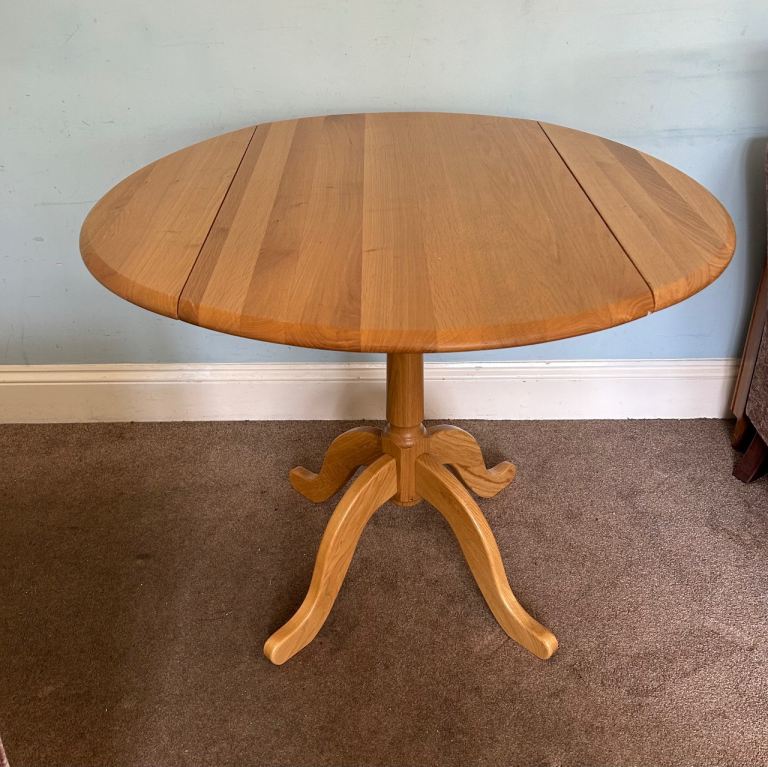 Drop Leaf Light Wooden Dining Room Table on Pedestal  J390B