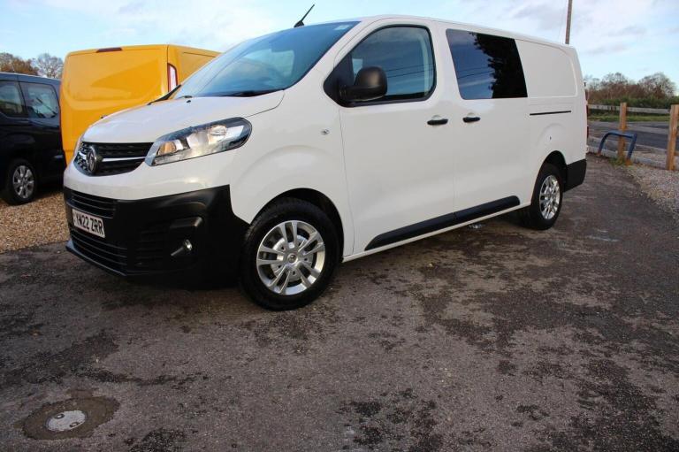 VAUXHALL VIVARO 2.0 Turbo D 3100 Dynamic Crew Van L2 H1 Euro 6 (s/s) 6dr 2022