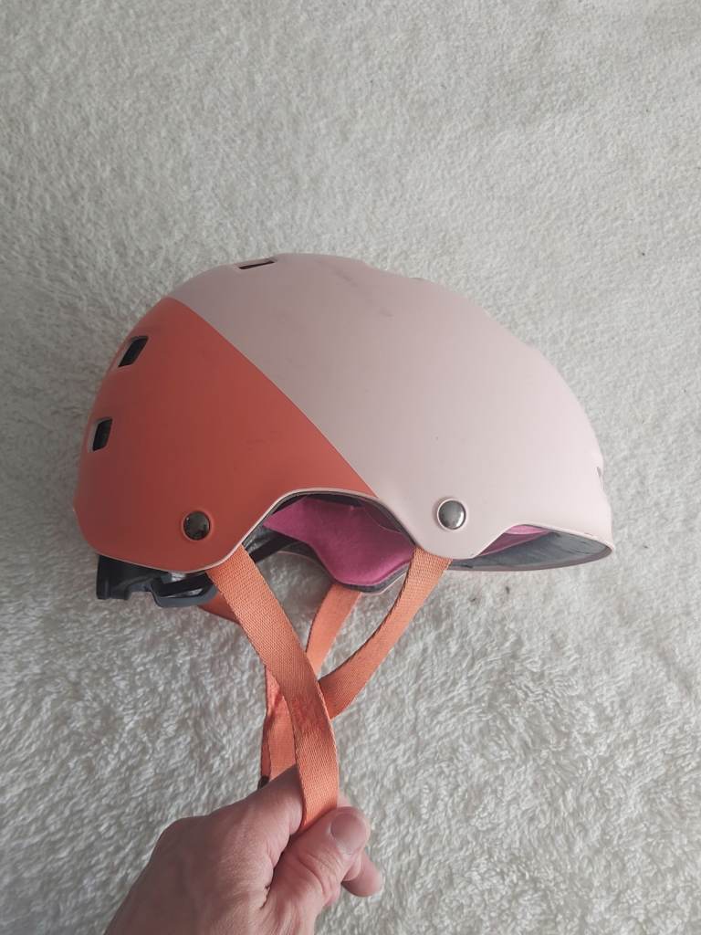 Kids (girls / boys) bike helmet