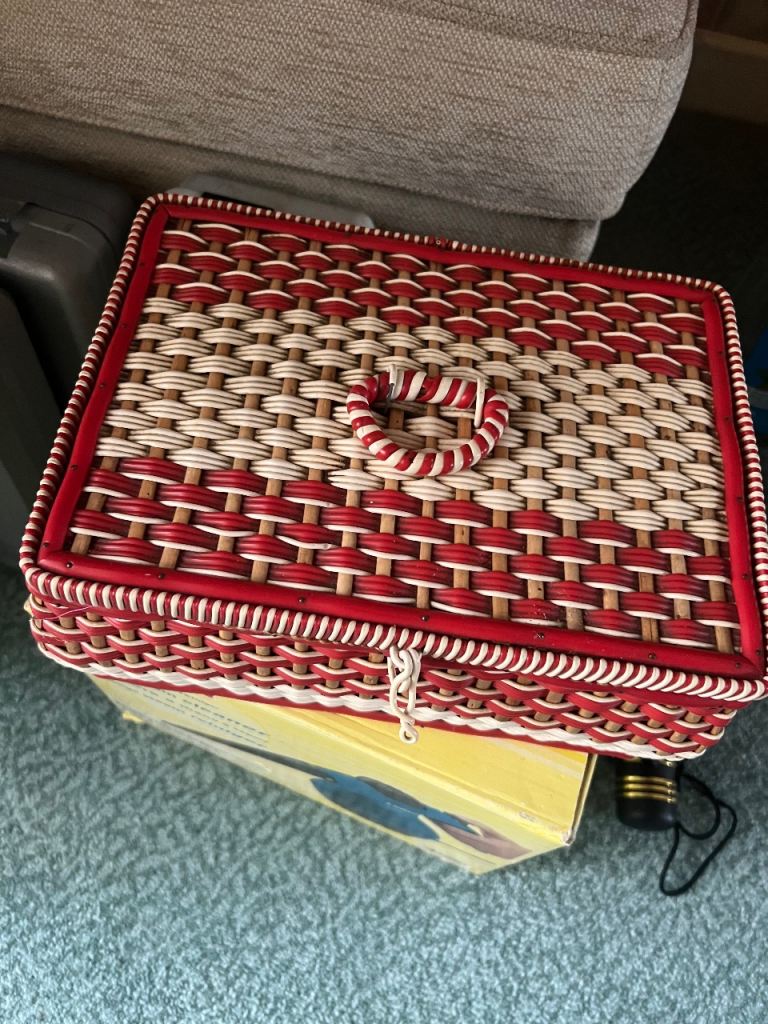 Sewing basket 