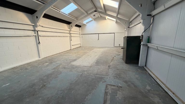 Unit/Workshop/Storage/Garage for rent