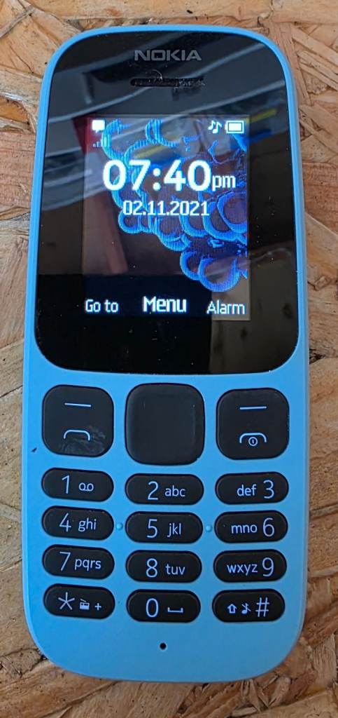 Nokia 105 Blue  Excellent Condition Little use boxed ideal for calls and texts