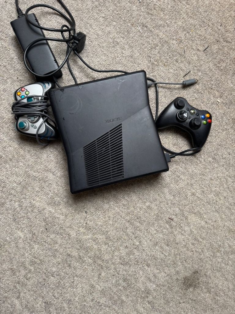 Microsoft Xbox 360 Console with Two Controllers – Good Condition