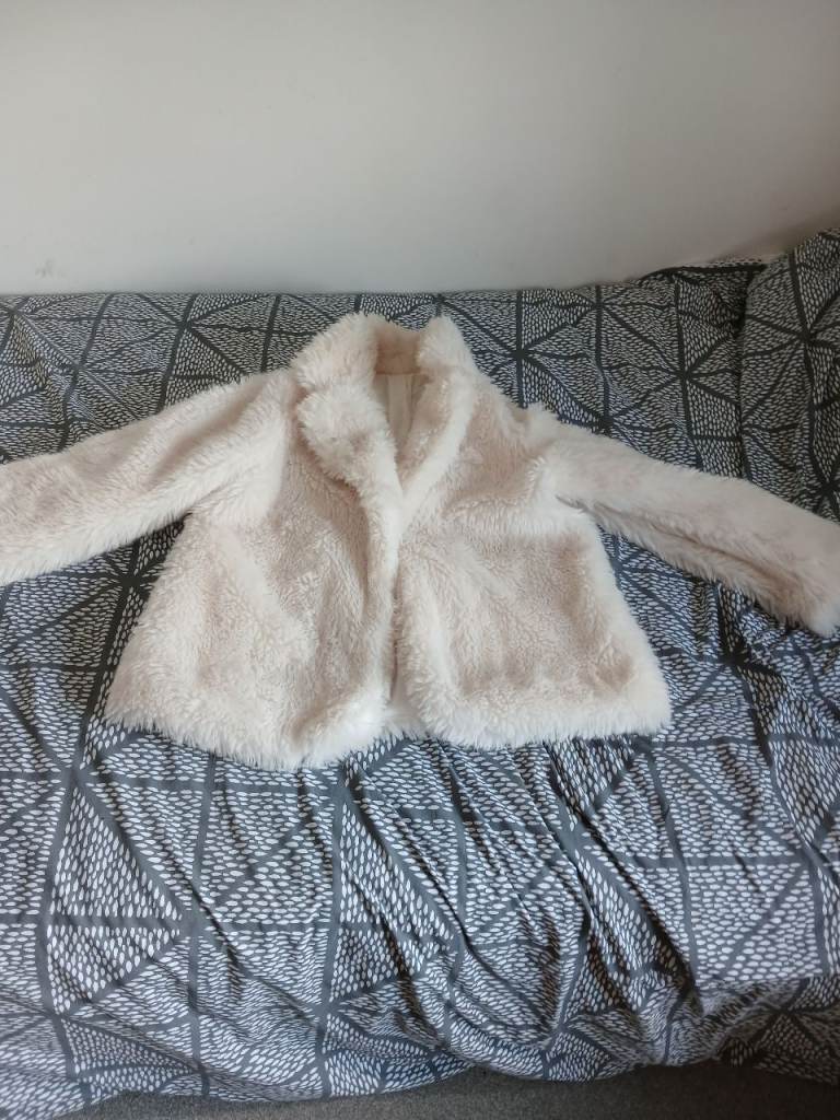 Cream Faux Fur Coat – Good Condition