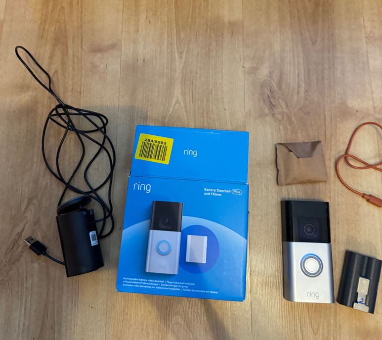 Ring Battery Video Doorbell Plus with Chime + indoor camera