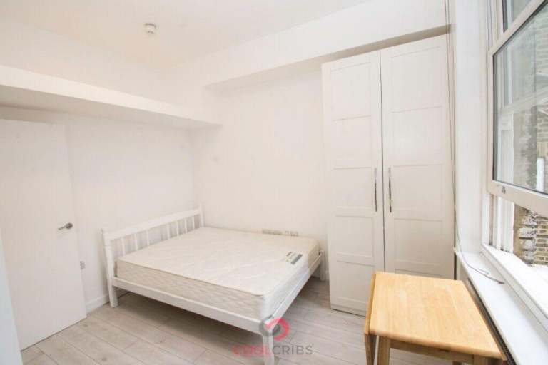  Studio apartment in prime location, Warwick Rd, Kensington, Earls Court, SW5  Ref: 463  